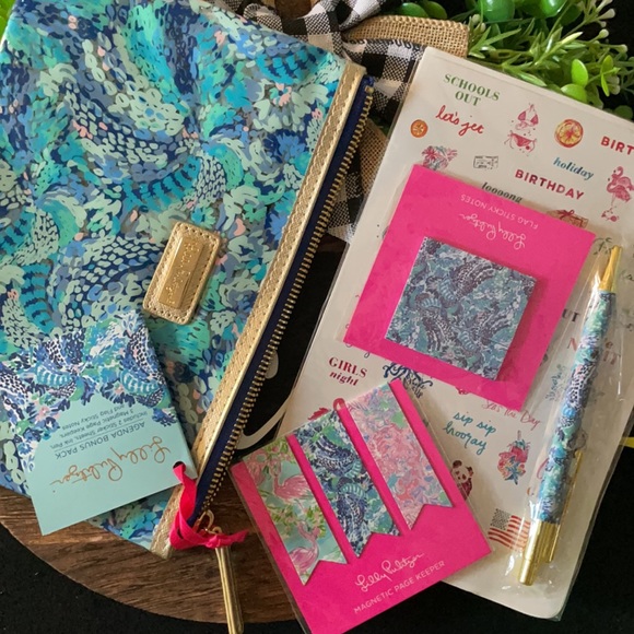 Lilly Pulitzer Blue Pencil Case with Bonus Pack (B6) - Picture 5 of 9